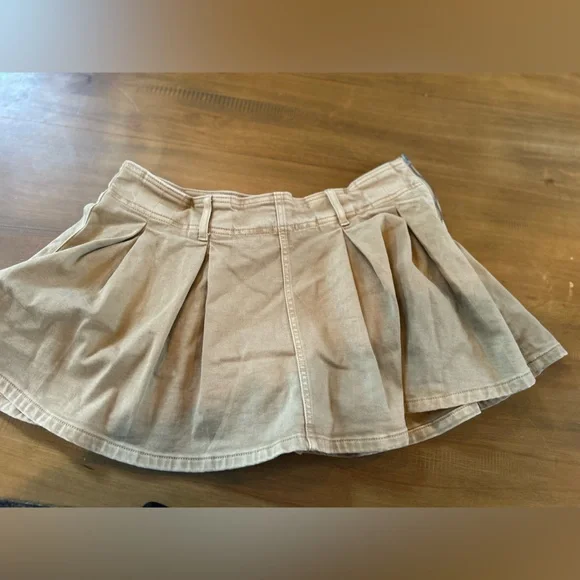 NWT AE Khaki Pleated Mini Skort - Picture 2 of 4